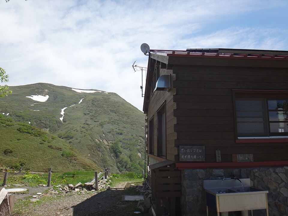 上信越・谷川のテント場（平標山の家テント場）