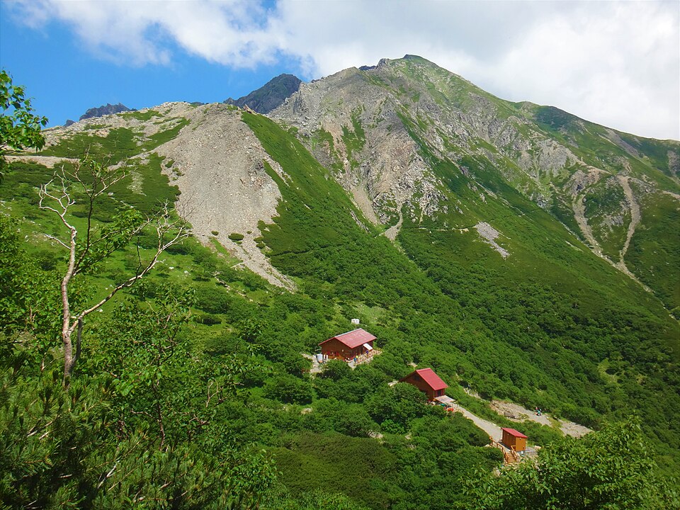 荒川小屋テント場の様子