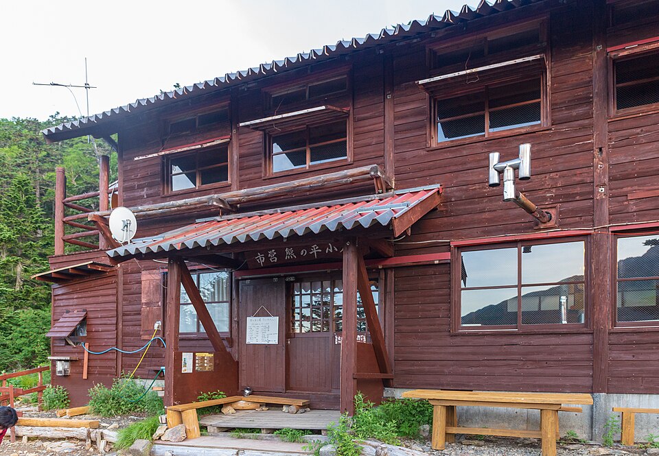 熊の平小屋テント場の様子