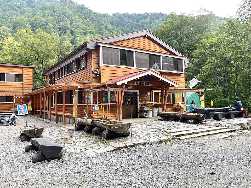 裏銀座・黒部源流のテント場（わさび平小屋テント場）