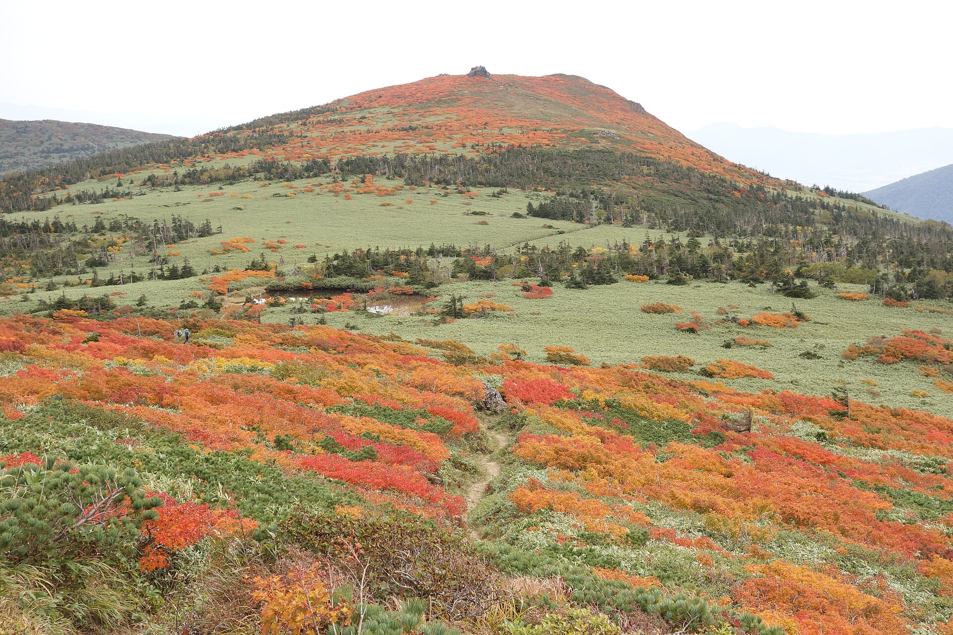 三ツ石山